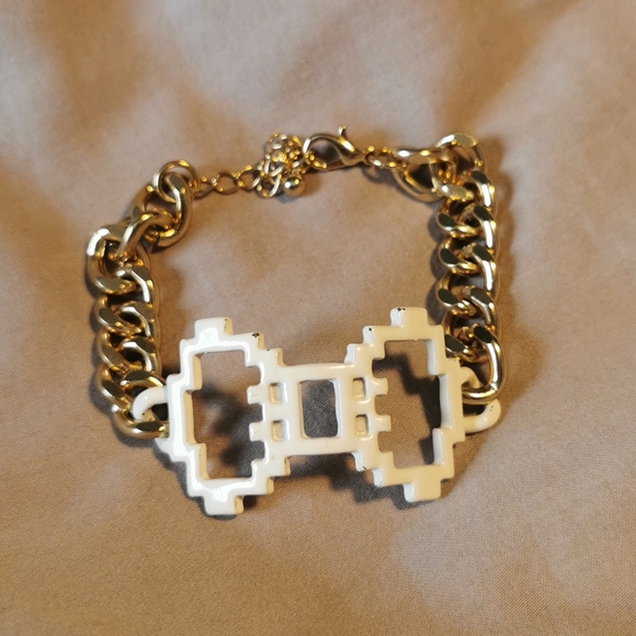 🎯3for$10🎯Bow Bracelet METALIC GOLD#6 - Picture 1 of 2